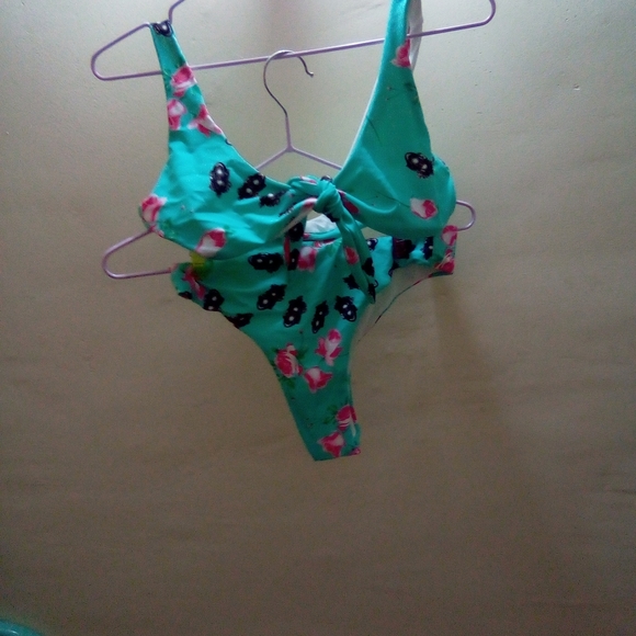 Bikini set - Picture 2 of 2